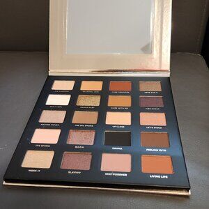Iconic London Thriving & Shining Eyeshadow Palette 20 Shades Glam NEW